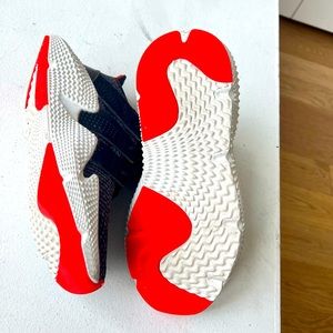 Adidas Prophere womens / mens unisex tennis shoes US size 7. Only worn twice /